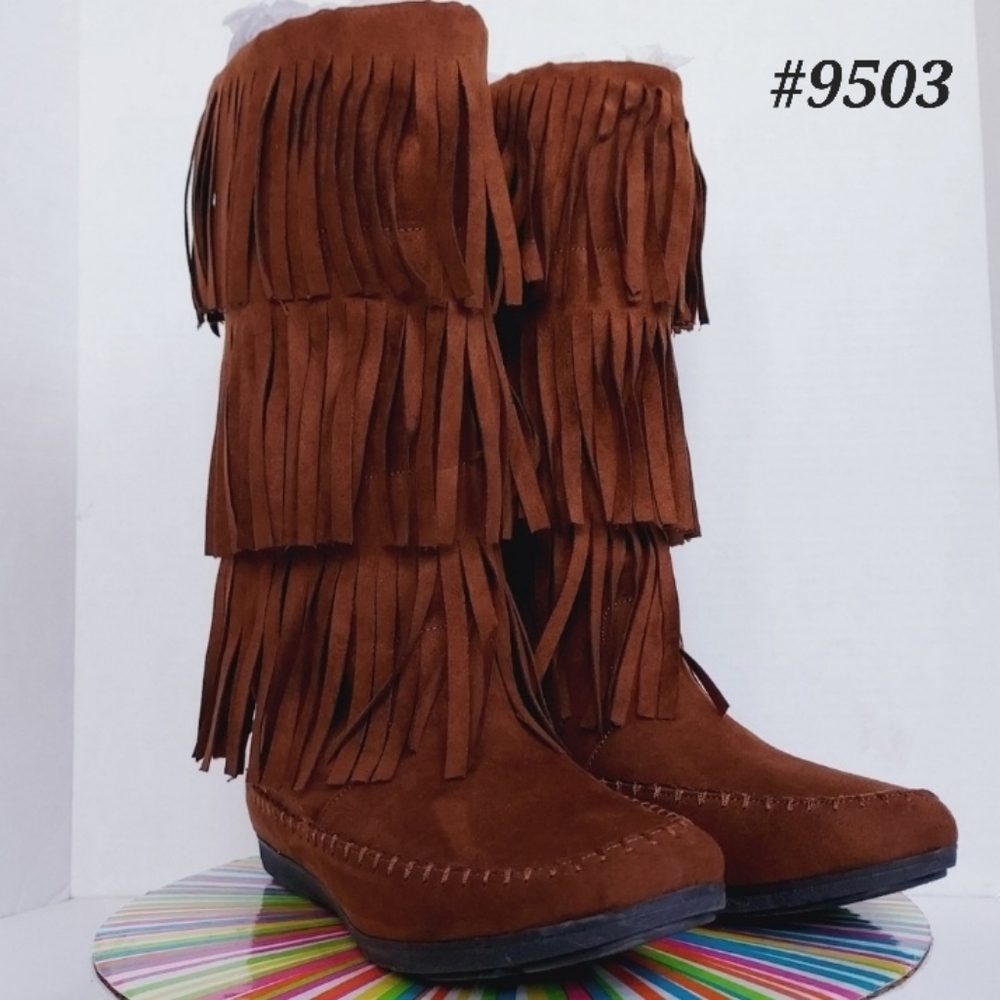 🤍🩵So Fringe boots >>>brown faux suede pull-on moccasin boots Size 8 Med